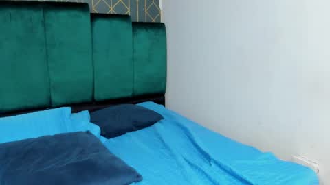 maxvolturi_ online show from 04/28/26, 02:27