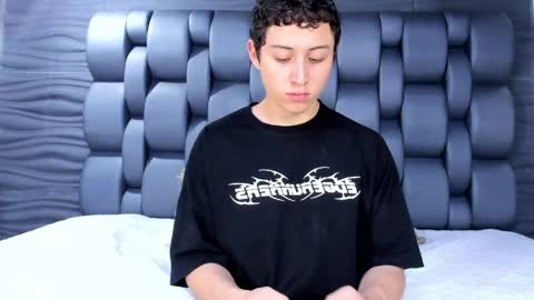 maxvolturi_ online show from 05/10/26, 07:41