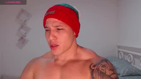 Snapshot of maxwel949813 chatting on 12/18/25, 07:47 Max online show from 12/18/25, 07:47