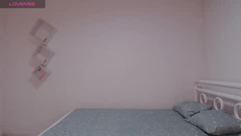 Snapshot of maxwel949813 chatting on 12/21/25, 05:42 Max online show from 12/21/25, 05:42