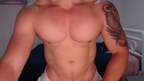 Snapshot of maxwel949813 chatting on 02/01/26, 01:48 Max online show from 02/01/26, 01:48