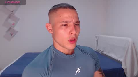 Snapshot of maxwel949813 chatting on 02/19/26, 07:48 Max online show from 02/19/26, 07:48