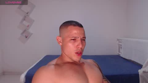 Snapshot of maxwel949813 chatting on 02/20/26, 06:48 Max online show from 02/20/26, 06:48