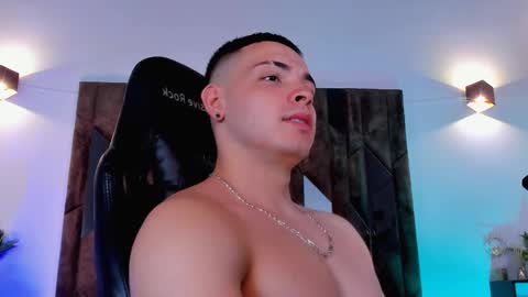 MAX online show from 03/10/25, 03:01