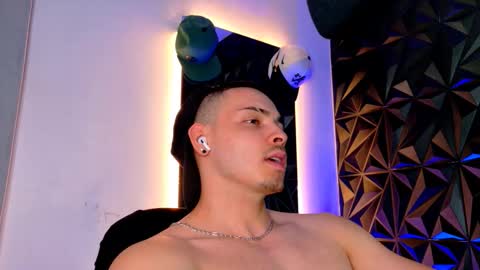 MAX online show from 10/29/25, 04:04