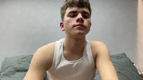 Snapshot of maxwoolf chatting on 04/09/26, 02:55 Max online show from 04/09/26, 02:55