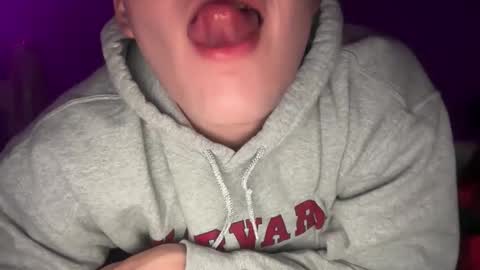 Snapshot of maxx276828 chatting on 11/07/25, 04:01 maxx276828 online show from 11/07/25, 04:01