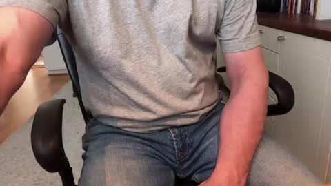 Max online show from 03/10/25, 11:53