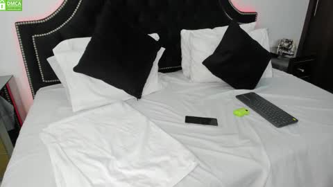 Snapshot of maxxicruz chatting on 01/16/25, 06:06 Maxxi online show from 01/16/25, 06:06