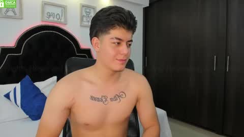 Snapshot of maxxicruz chatting on 01/23/25, 02:17 Maxxi online show from 01/23/25, 02:17