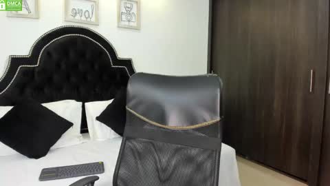 Snapshot of maxxicruz chatting on 01/30/25, 06:54 Maxxi online show from 01/30/25, 06:54