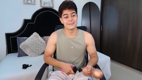 Snapshot of maxxicruz chatting on 09/13/25, 01:27 Maxxi online show from 09/13/25, 01:27