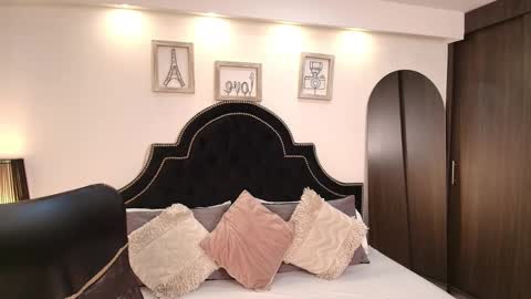 Snapshot of maxxicruz chatting on 09/16/25, 12:55 Maxxi online show from 09/16/25, 12:55