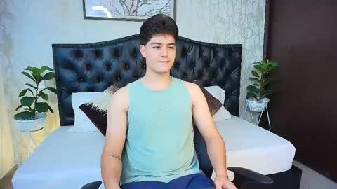 Snapshot of maxxicruz chatting on 10/08/25, 03:59 Maxxi online show from 10/08/25, 03:59