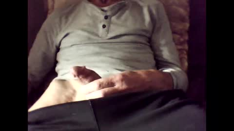 Snapshot of maxxoufr chatting on 11/23/25, 10:04 maxxoufr online show from 11/23/25, 10:04