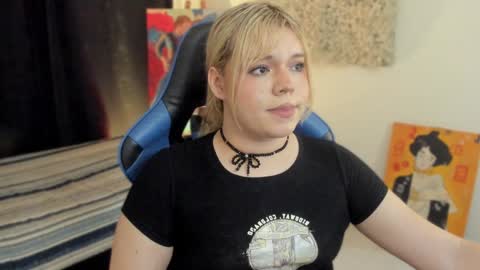 Snapshot of maxxxine_ chatting on 01/09/25, 06:27 Maxine Minx online show from 01/09/25, 06:27