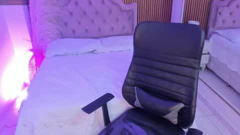 Maxine Minx online show from 03/20/26, 02:16