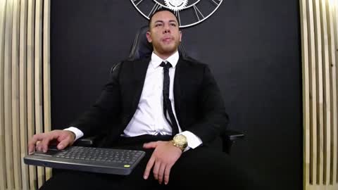 Snapshot of maxxxpowerful chatting on 02/01/25, 01:02 maxxxpowerful online show from 02/01/25, 01:02