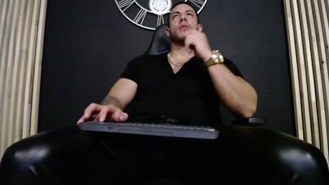 Snapshot of maxxxpowerful chatting on 02/06/25, 02:44 maxxxpowerful online show from 02/06/25, 02:44