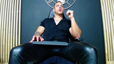 Snapshot of maxxxpowerful chatting on 03/03/25, 02:04 maxxxpowerful online show from 03/03/25, 02:04