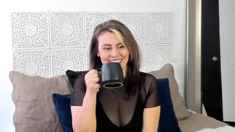 Snapshot of maxzy_star chatting on 12/19/24, 03:08 Victoria online show from 12/19/24, 03:08