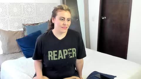 Snapshot of maxzy_star chatting on 12/23/24, 02:50 Victoria online show from 12/23/24, 02:50