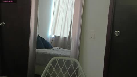 Snapshot of maxzy_star chatting on 02/14/25, 09:32 Victoria online show from 02/14/25, 09:32