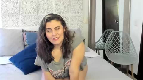 Snapshot of maxzy_star chatting on 02/21/25, 09:22 Victoria online show from 02/21/25, 09:22