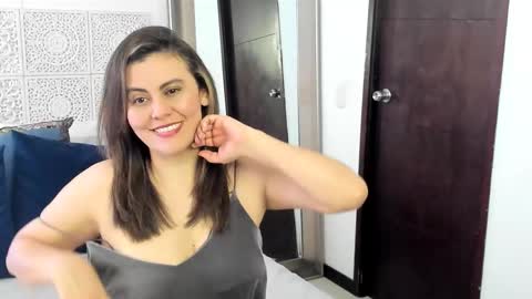 Snapshot of maxzy_star chatting on 02/22/25, 06:08 Victoria online show from 02/22/25, 06:08