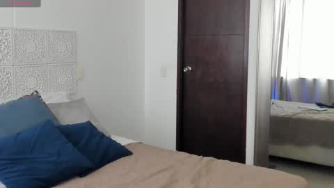 Snapshot of maxzy_star chatting on 09/17/25, 08:43 Victoria online show from 09/17/25, 08:43