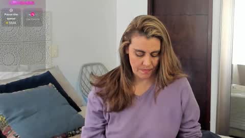 Snapshot of maxzy_star chatting on 10/14/25, 08:42 Victoria online show from 10/14/25, 08:42