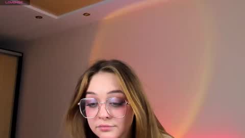 May Flower online show from 03/07/25, 01:51