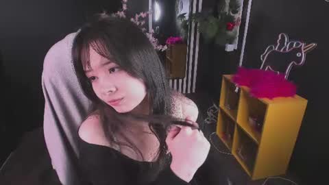 Snapshot of may_lings chatting on 06/17/26, 11:12 may_lings online show from 06/17/26, 11:12