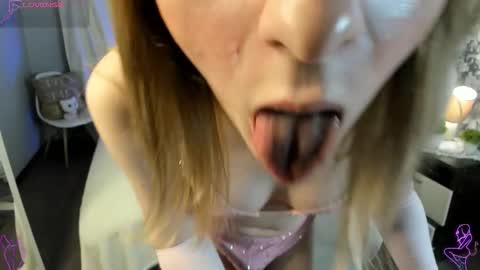 Leila online show from 03/12/26, 10:54