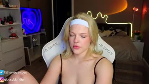 Maya online show from 03/31/26, 03:30