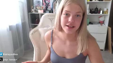Snapshot of maya_blonde18 chatting on 06/24/26, 03:05 Maya online show from 06/24/26, 03:05