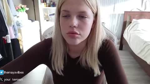 Snapshot of maya_blonde18 chatting on 07/09/26, 03:32 Maya online show from 07/09/26, 03:32