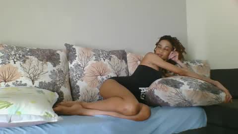 Snapshot of maya_dol chatting on 09/30/25, 12:15 maya online show from 09/30/25, 12:15