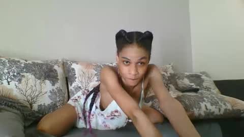 Snapshot of maya_dol chatting on 10/16/25, 02:18 maya online show from 10/16/25, 02:18