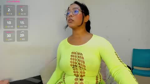 Snapshot of maya_graham_ chatting on 07/13/26, 01:52 Maya online show from 07/13/26, 01:52