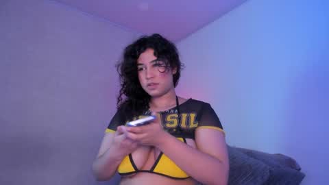 maya_house online show from 09/18/25, 03:52