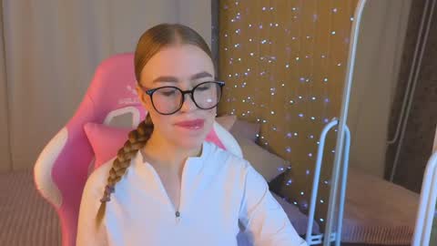 Maya online show from 01/17/25, 02:07