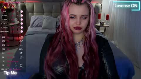 Maya Mils online show from 03/11/25, 07:58