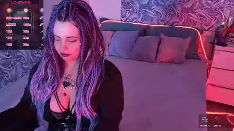 Snapshot of maya_mils chatting on 07/19/26, 01:09 Maya Mils online show from 07/19/26, 01:09