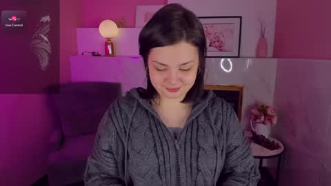 Woman online show from 12/11/24, 06:14