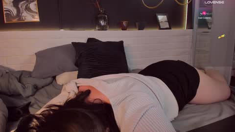 Woman online show from 01/13/25, 05:02