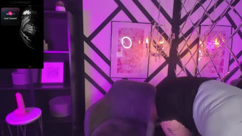 Woman online show from 01/27/25, 02:02