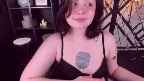 Woman online show from 03/02/25, 07:56