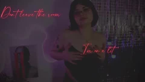 Woman online show from 03/09/25, 05:06