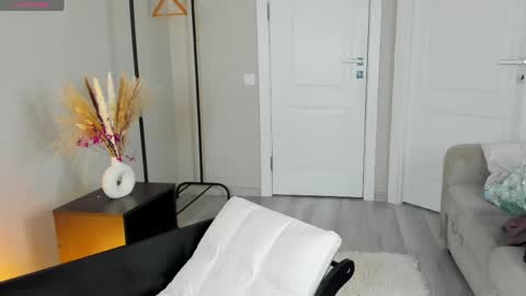 Maya online show from 04/16/26, 01:06